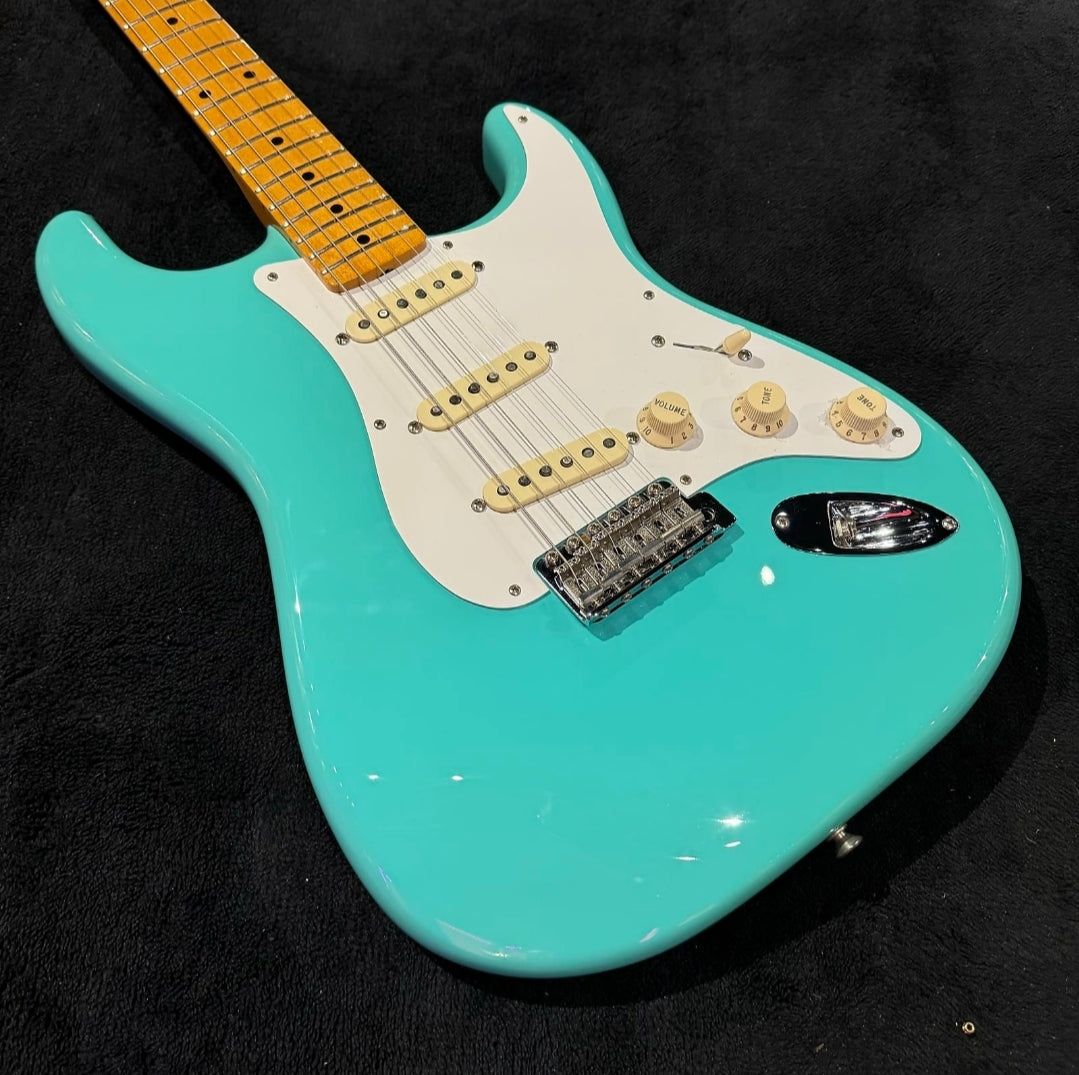 Fender Vintera '50s Stratocaster with Maple Fretboard Seafoam Green