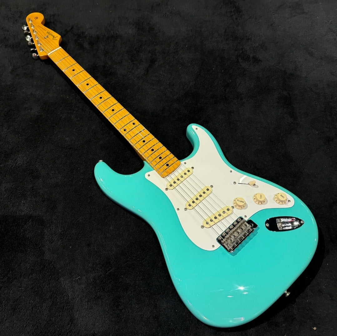 Fender Vintera '50s Stratocaster with Maple Fretboard Seafoam Green