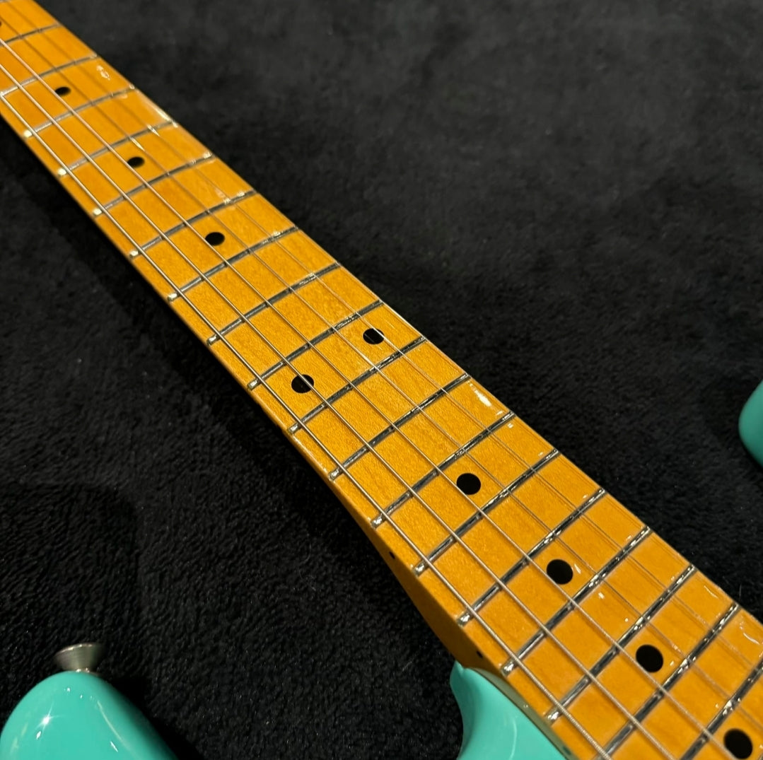 Fender Vintera '50s Stratocaster with Maple Fretboard Seafoam Green
