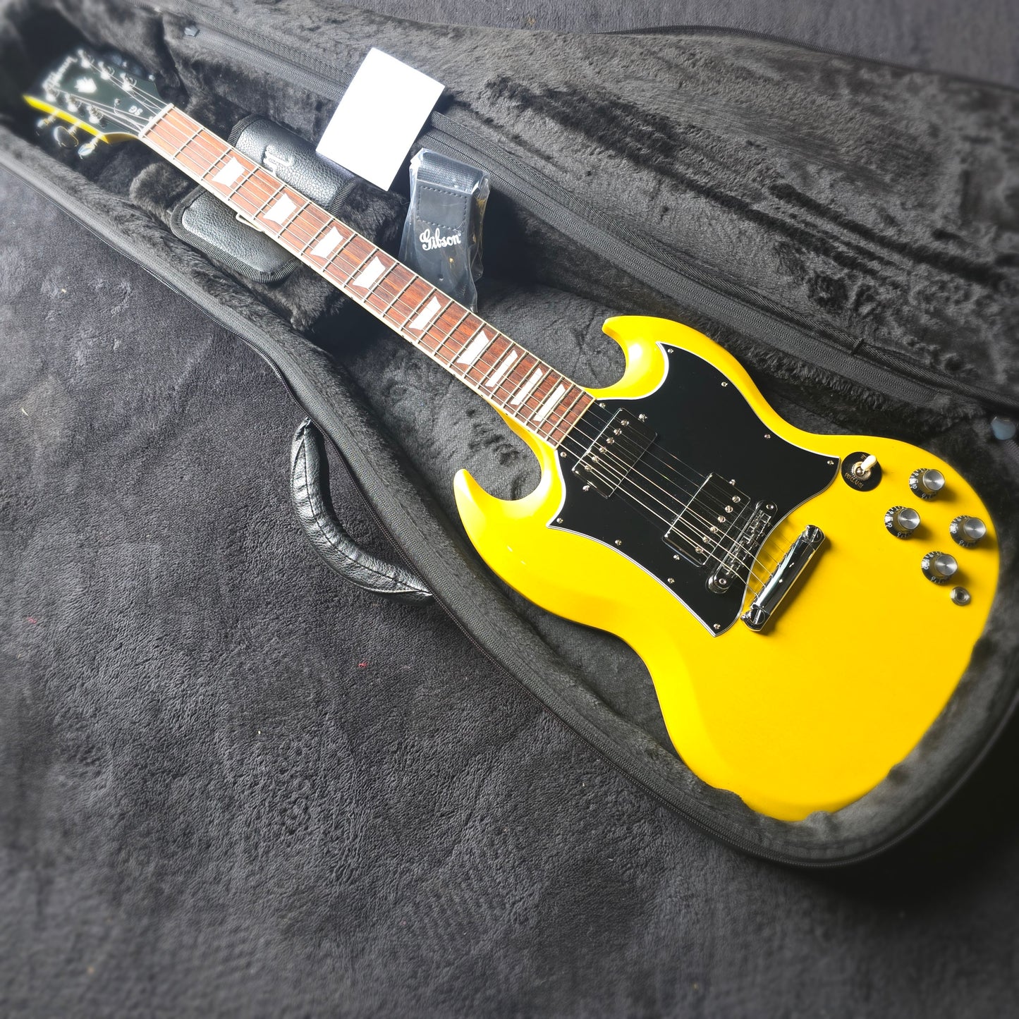 Gibson SG Standard '61 2023 - TV Yellow with Padded Gibson Bag