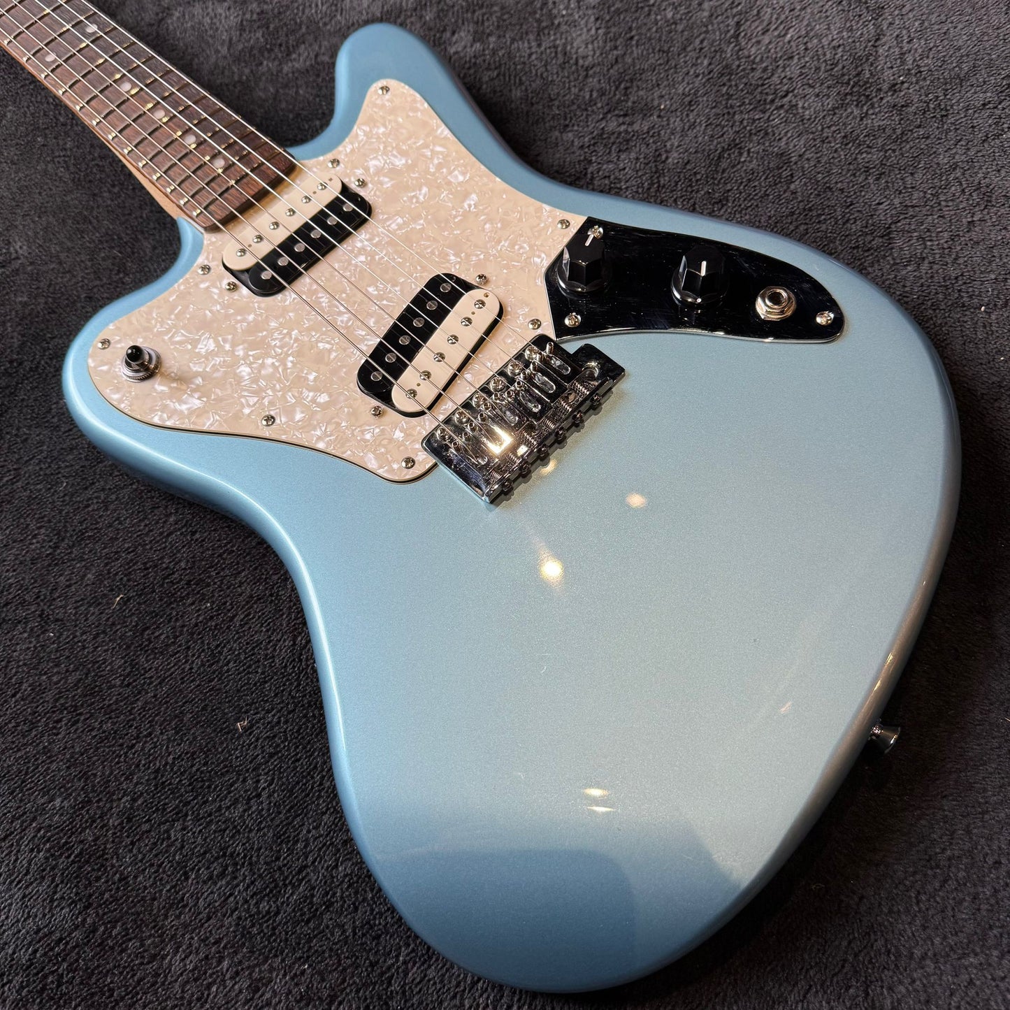 Squier Paranormal Super-Sonic 2020 - Ice Blue Metallic
