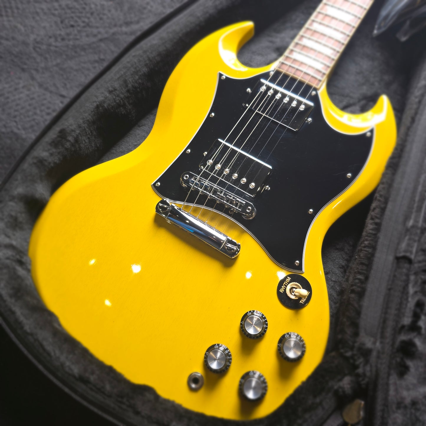 Gibson SG Standard '61 2023 - TV Yellow with Padded Gibson Bag