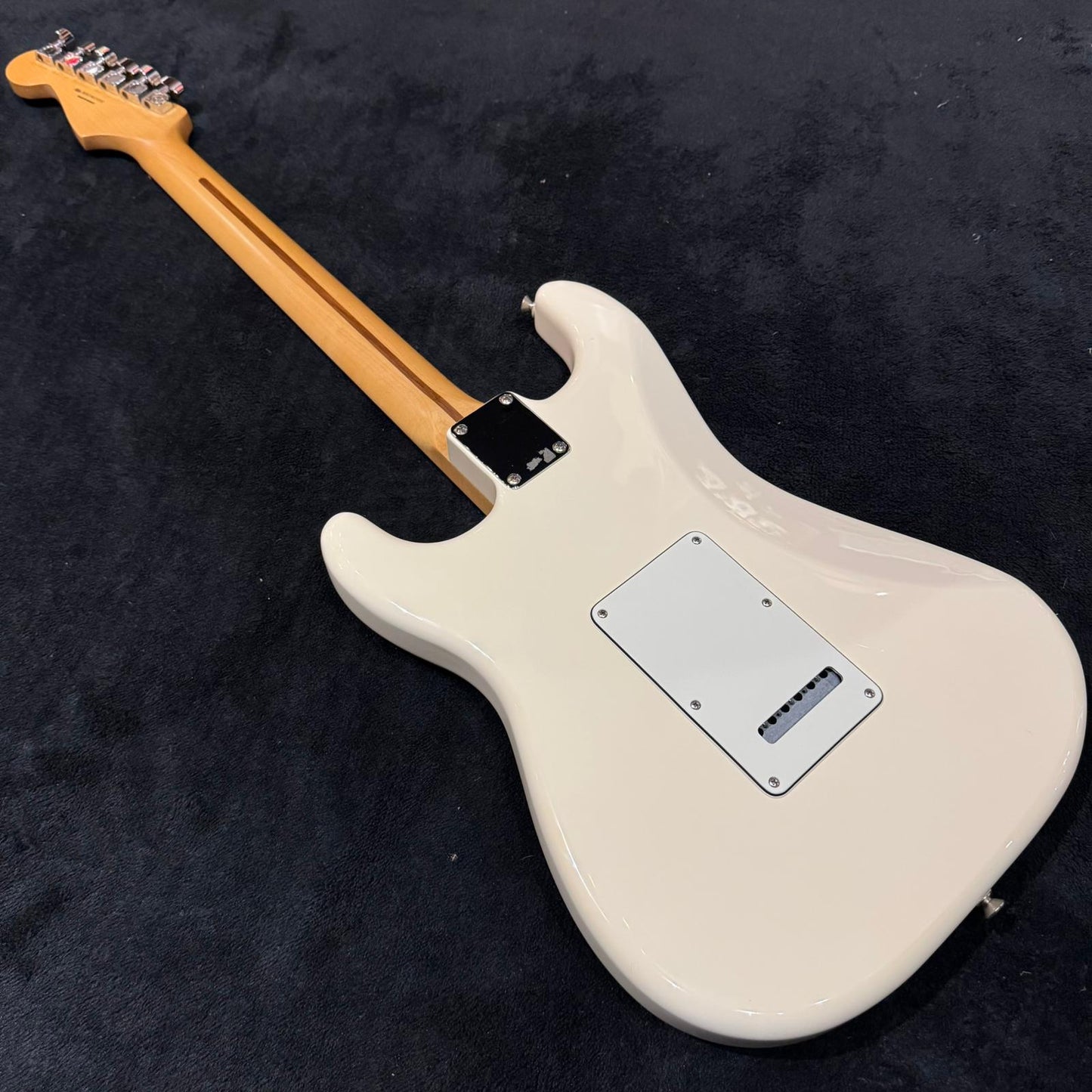 Fender Standard Stratocaster with Rosewood Fretboard 2015 - Arctic White