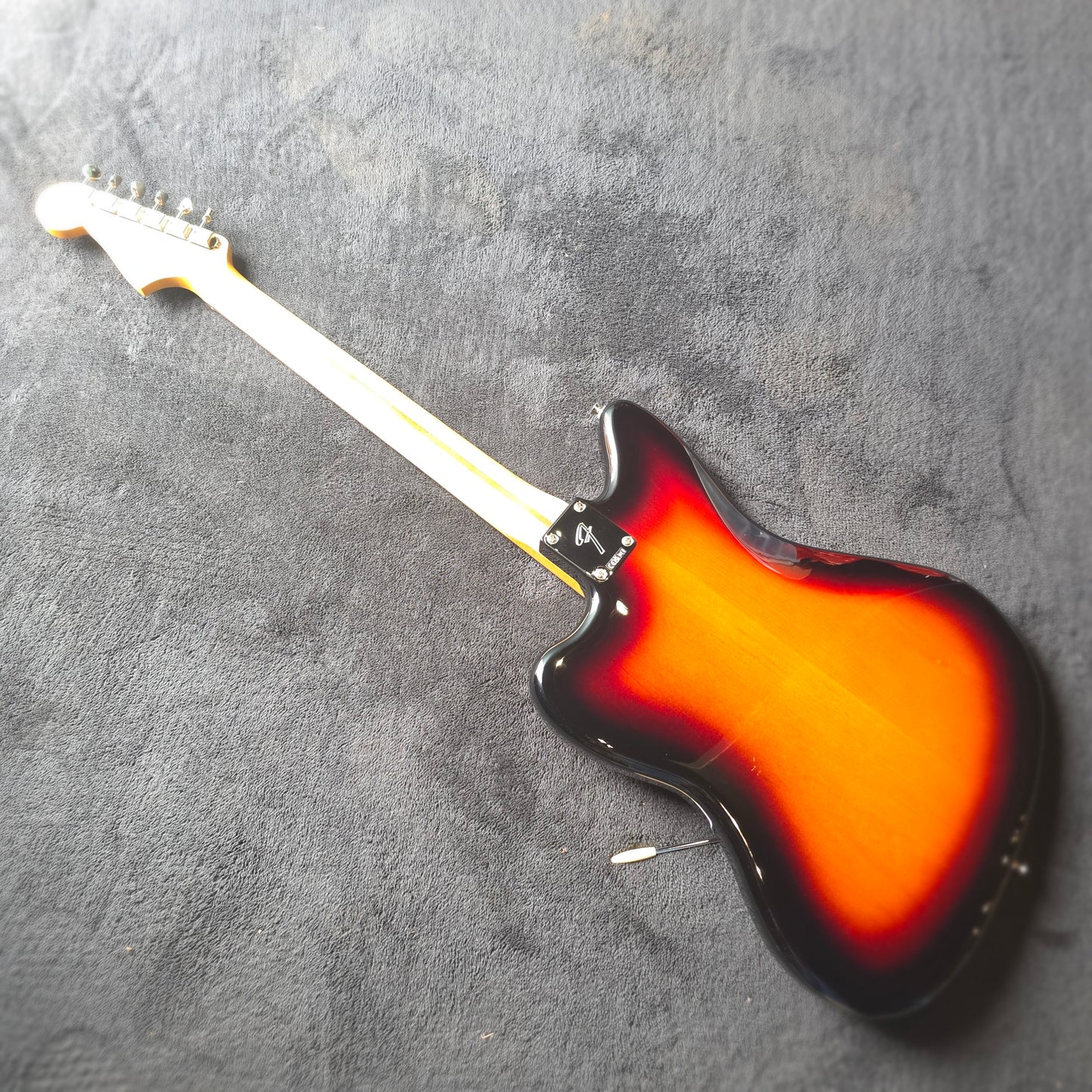 Fender Player II Jazzmaster in 3-Colour-Sunburst