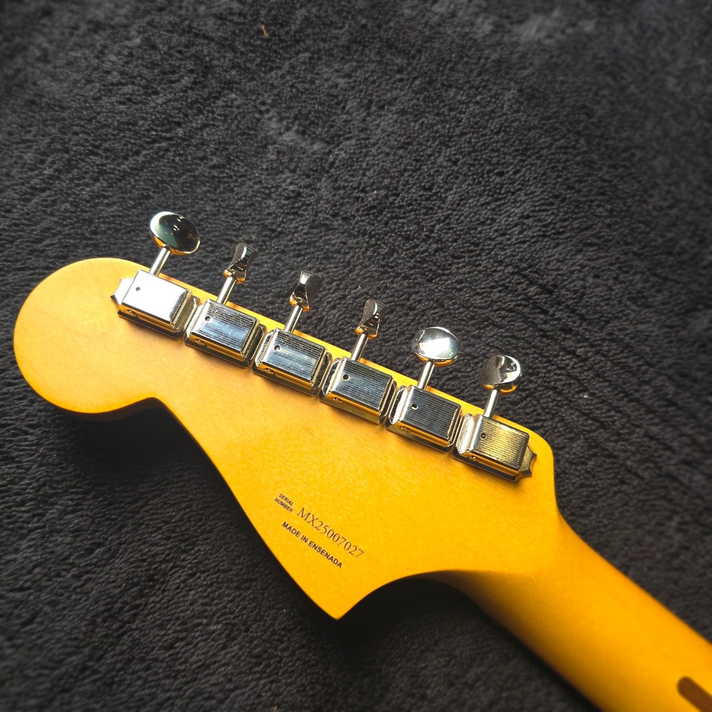 Fender Player II Jazzmaster in 3-Colour-Sunburst