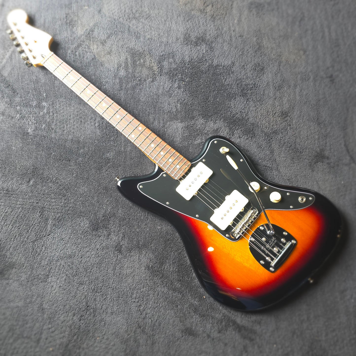 Fender Player II Jazzmaster in 3-Colour-Sunburst