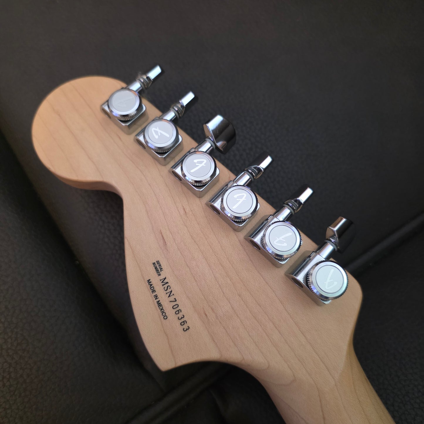 Fender 5 Artist Series Signature Triple Tele Deluxe - Black