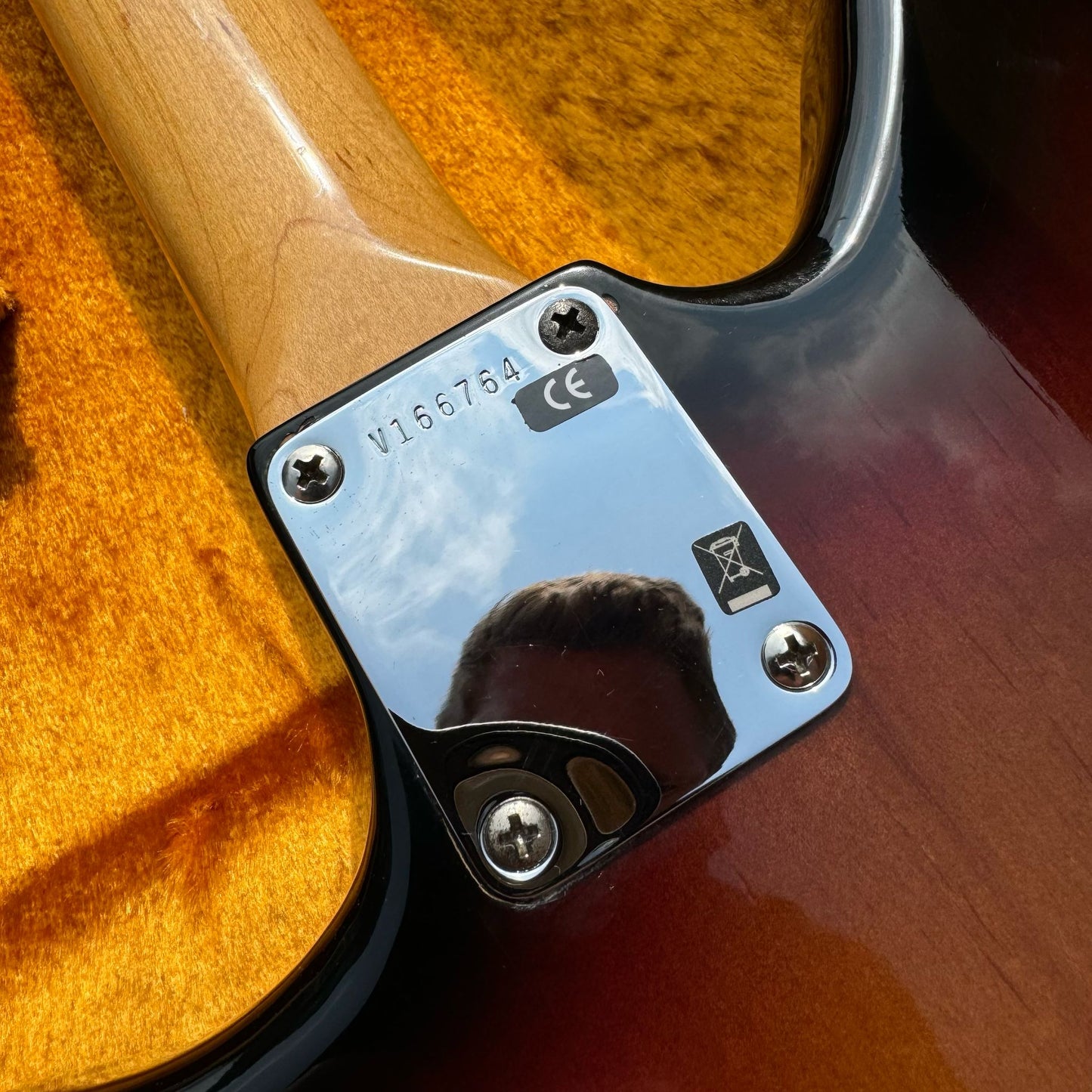Fender American Vintage '62 Jaguar 3-Color Sunburst