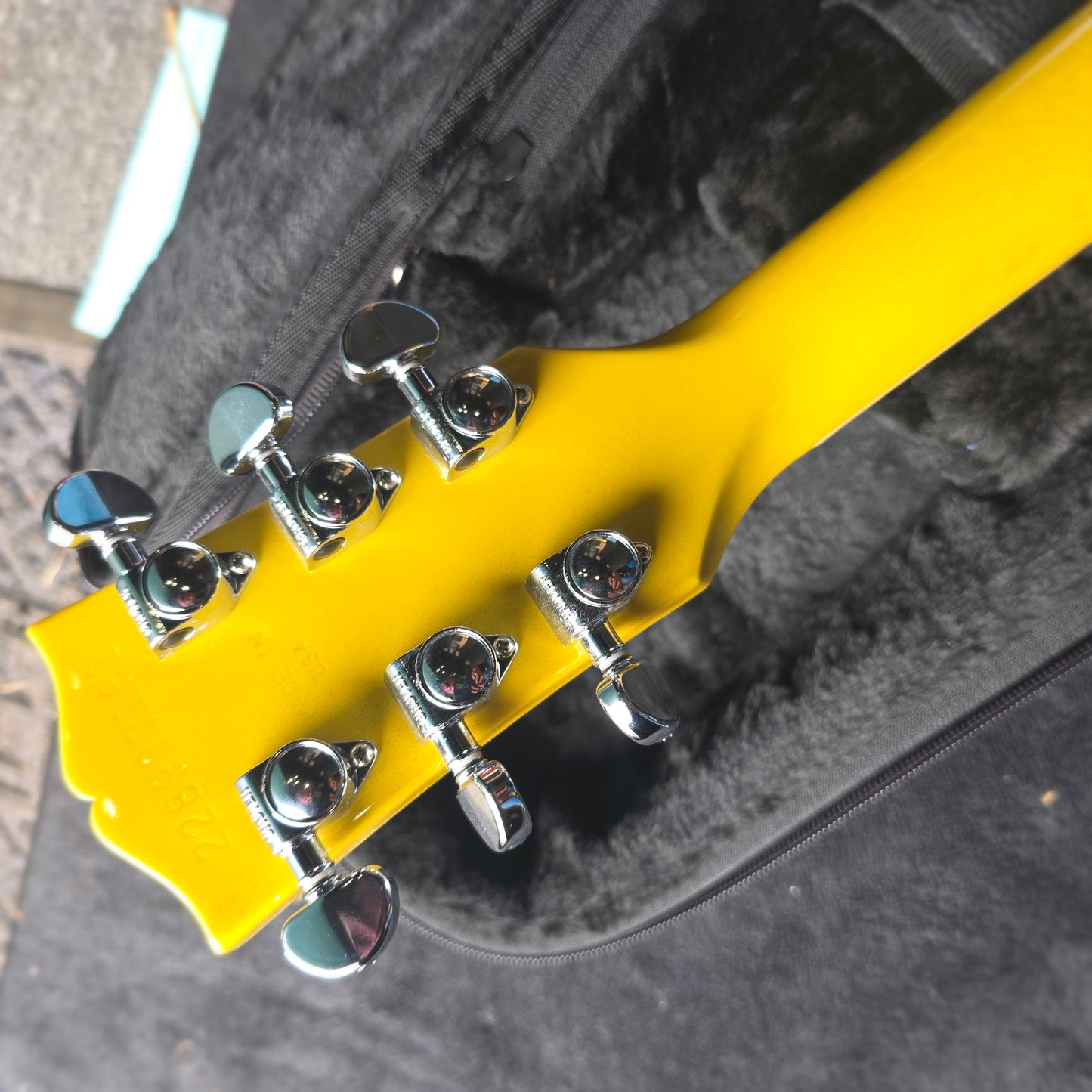 Gibson SG Standard '61 2023 - TV Yellow with Padded Gibson Bag
