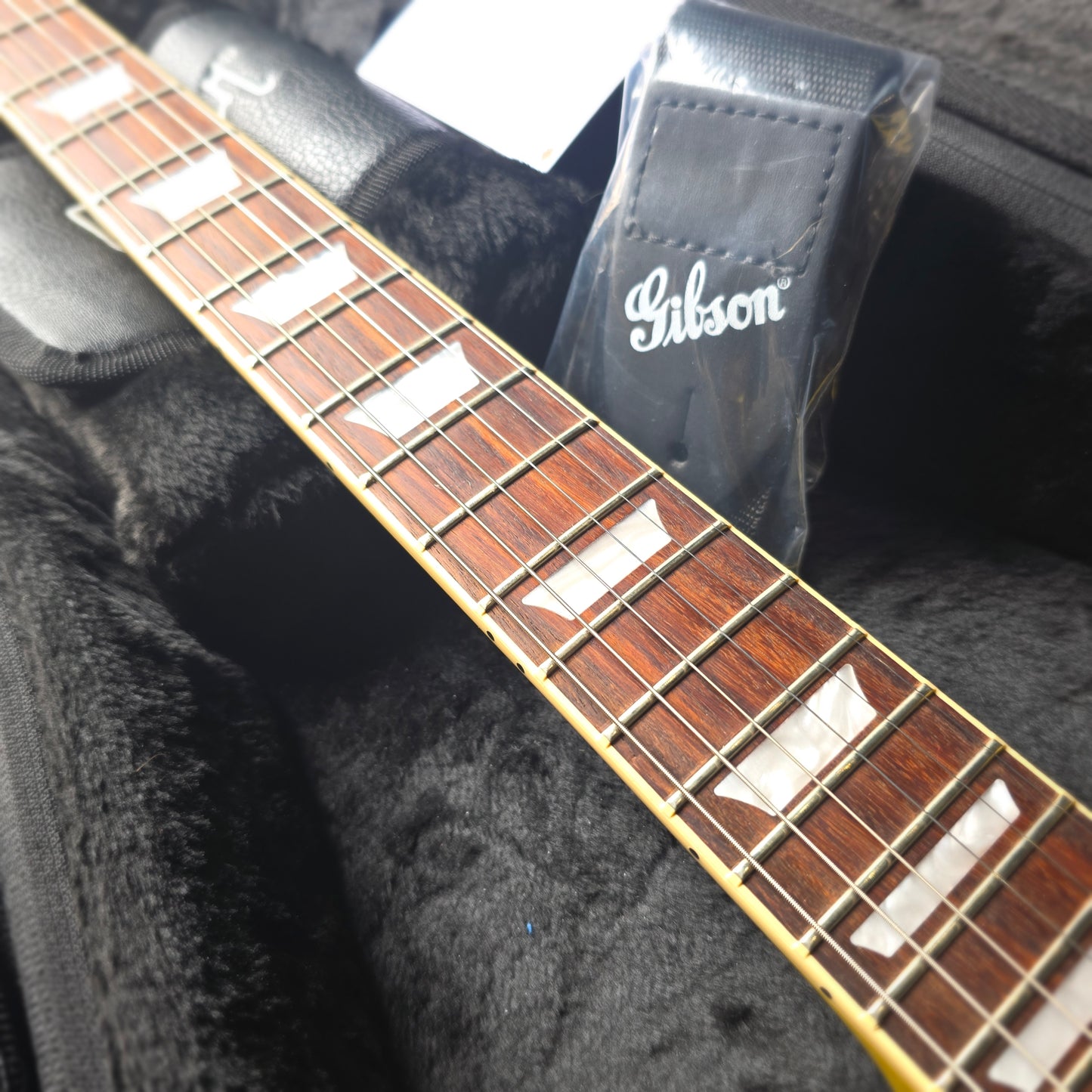 Gibson SG Standard '61 2023 - TV Yellow with Padded Gibson Bag