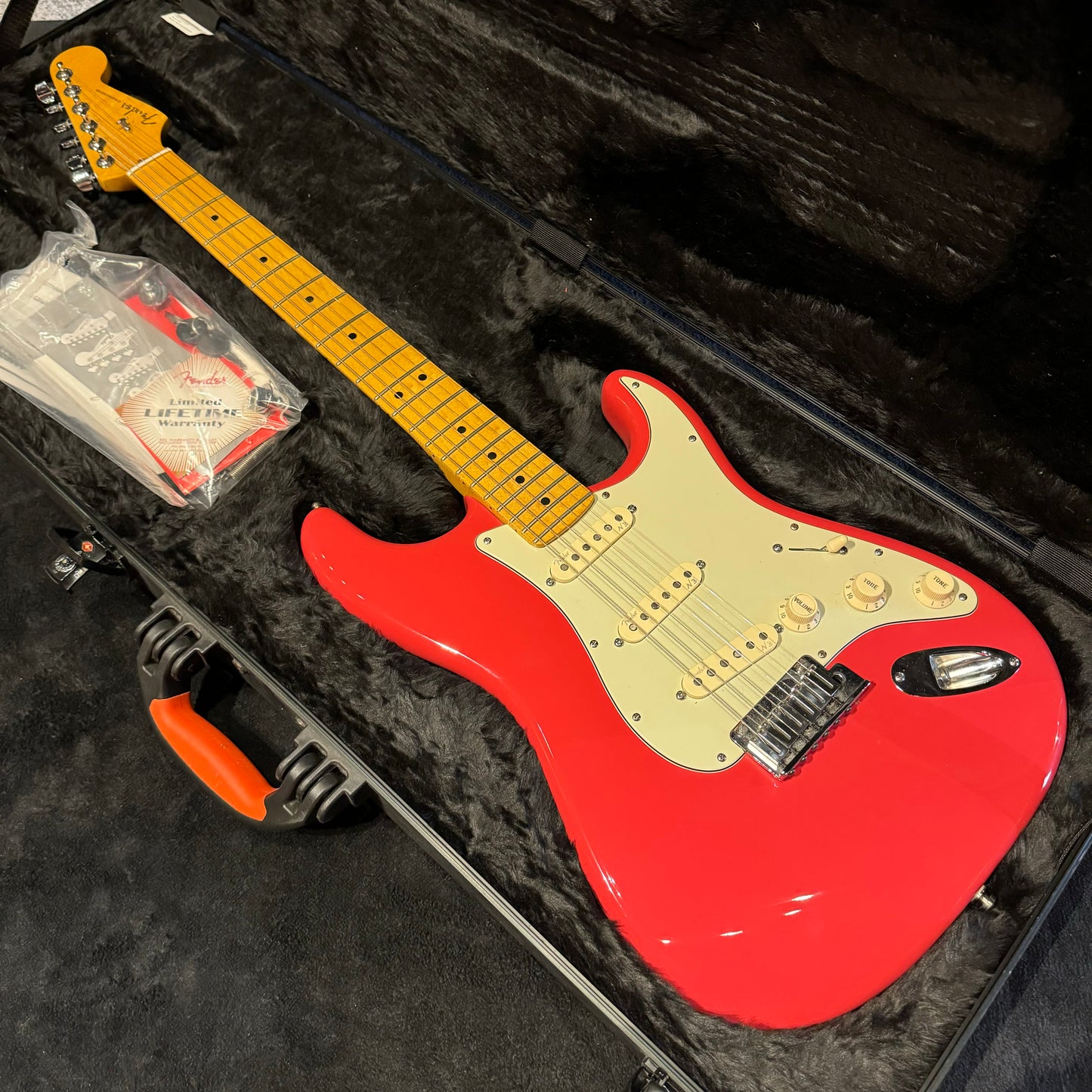 Fender Stratocaster Deluxe in Fiesta Red