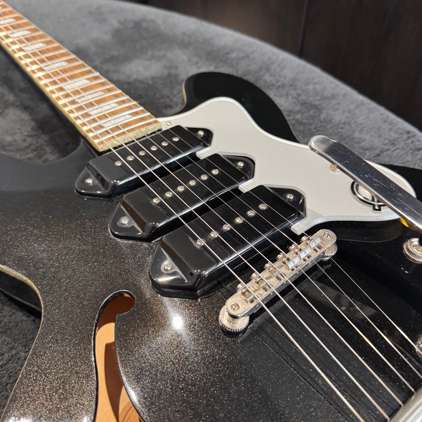 Epiphone Riviera P93 Royale