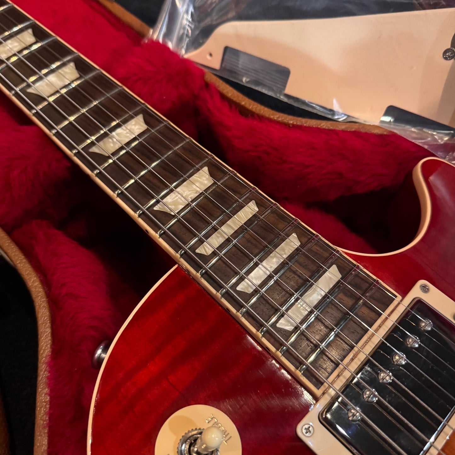Gibson Les Paul Traditional 2018 in Cherry Sunburst Mint with Flame Top