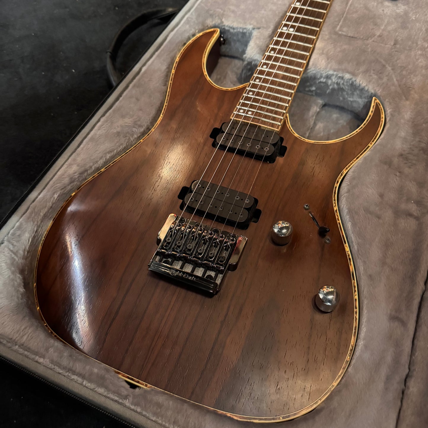 Ibanez RG721RW Premium with case