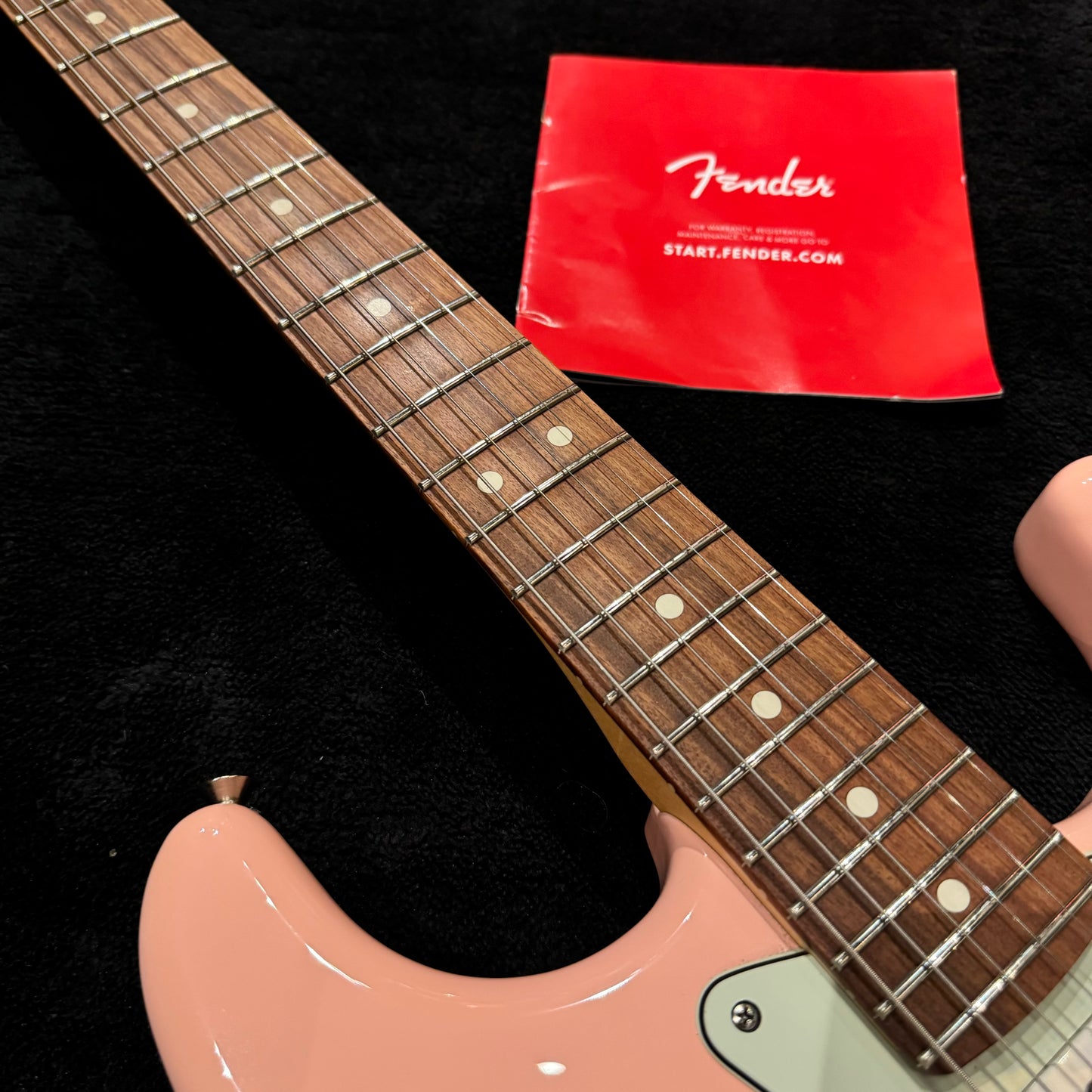 Fender Stratocaster FSR Shell Pink