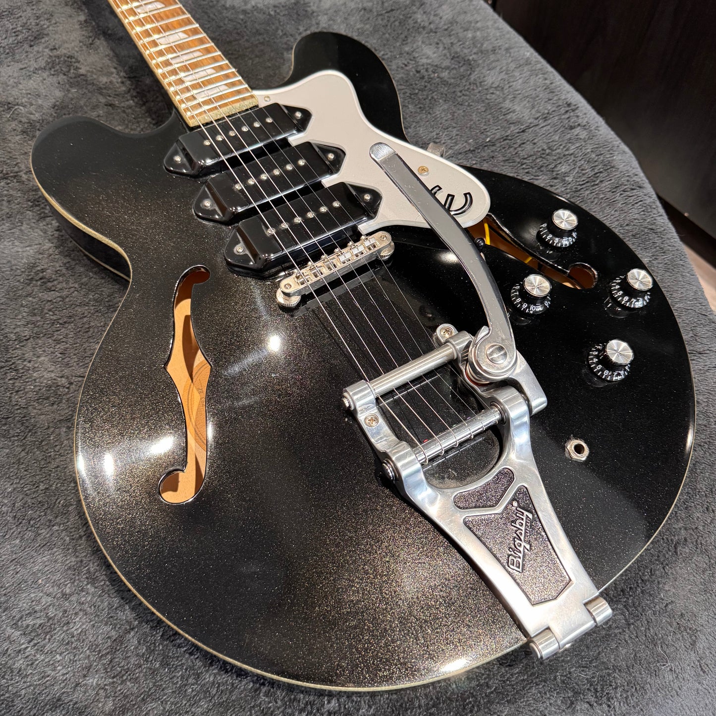 Epiphone Riviera P93 Royale
