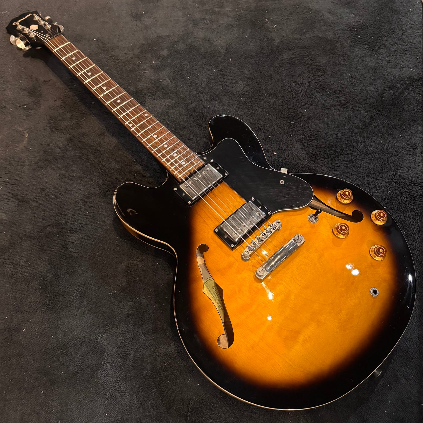 Epiphone ES-335 Dot in Vintage Sunburst