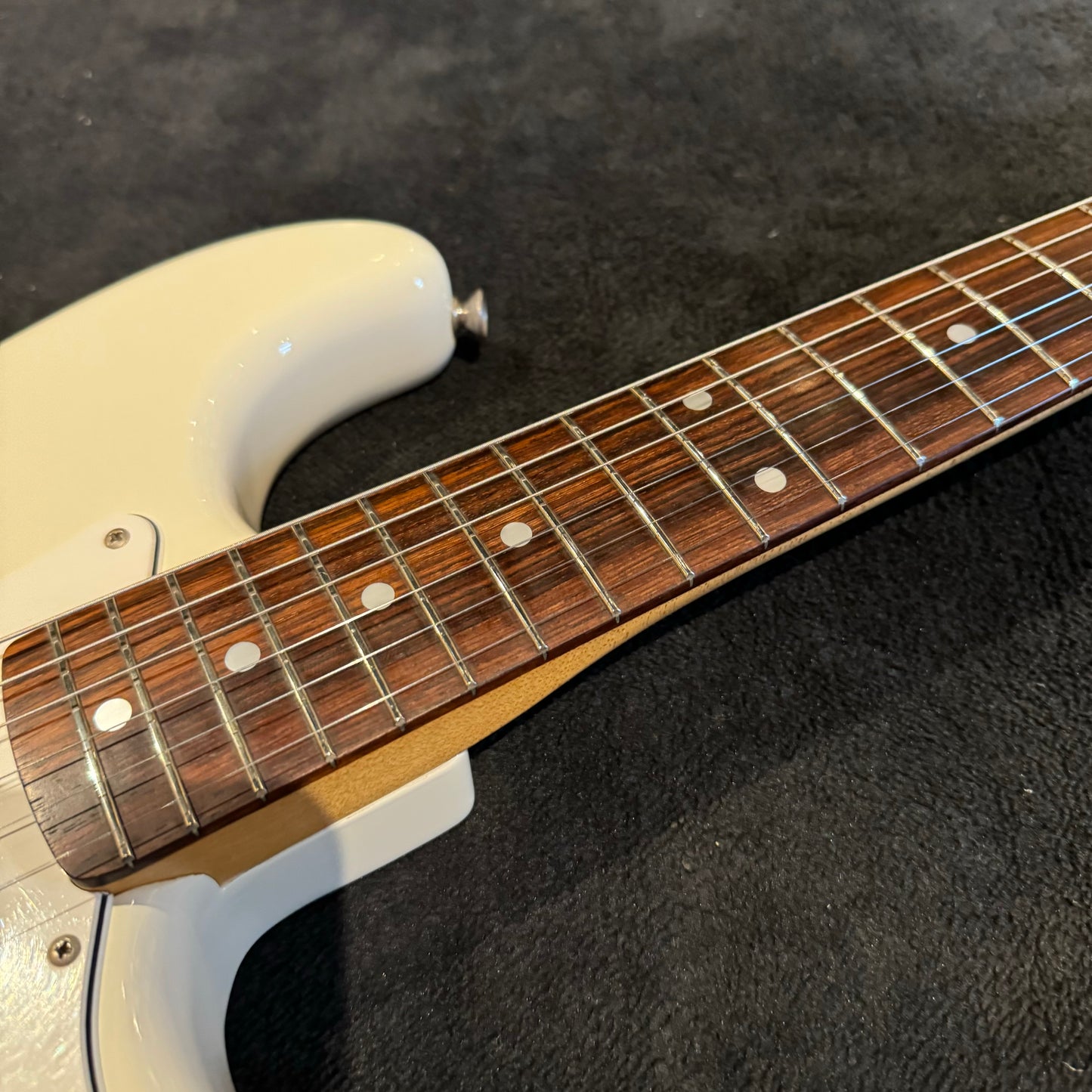 Squier MIJ 1993-1994 Stratocaster in white