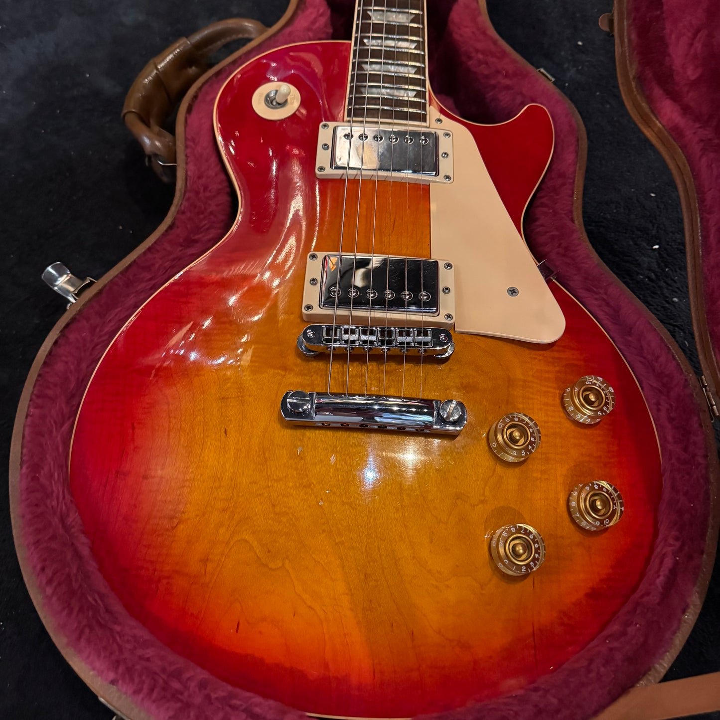 Gibson Les Paul Standard Cherry Sunburst 2000 Year