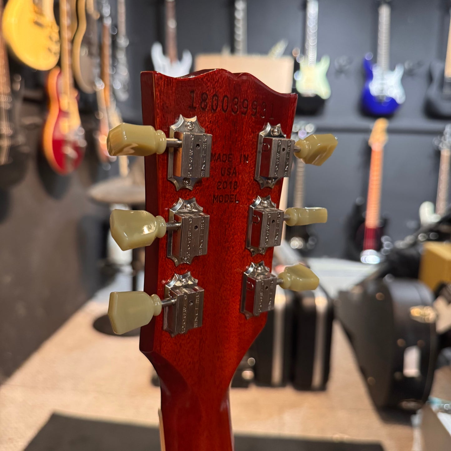 Gibson Les Paul Traditional 2018 in Cherry Sunburst Mint with Flame Top