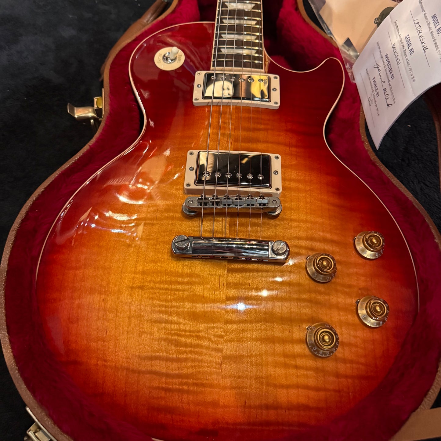 Gibson Les Paul Traditional 2018 in Cherry Sunburst Mint with Flame Top