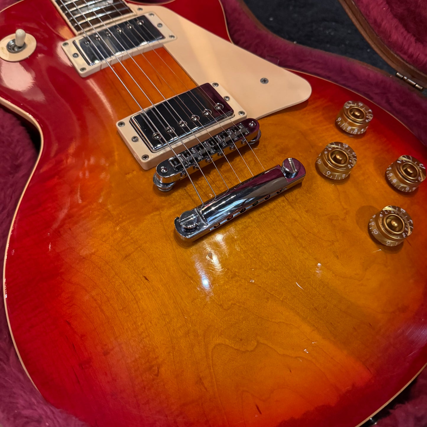 Gibson Les Paul Standard Cherry Sunburst 2000 Year