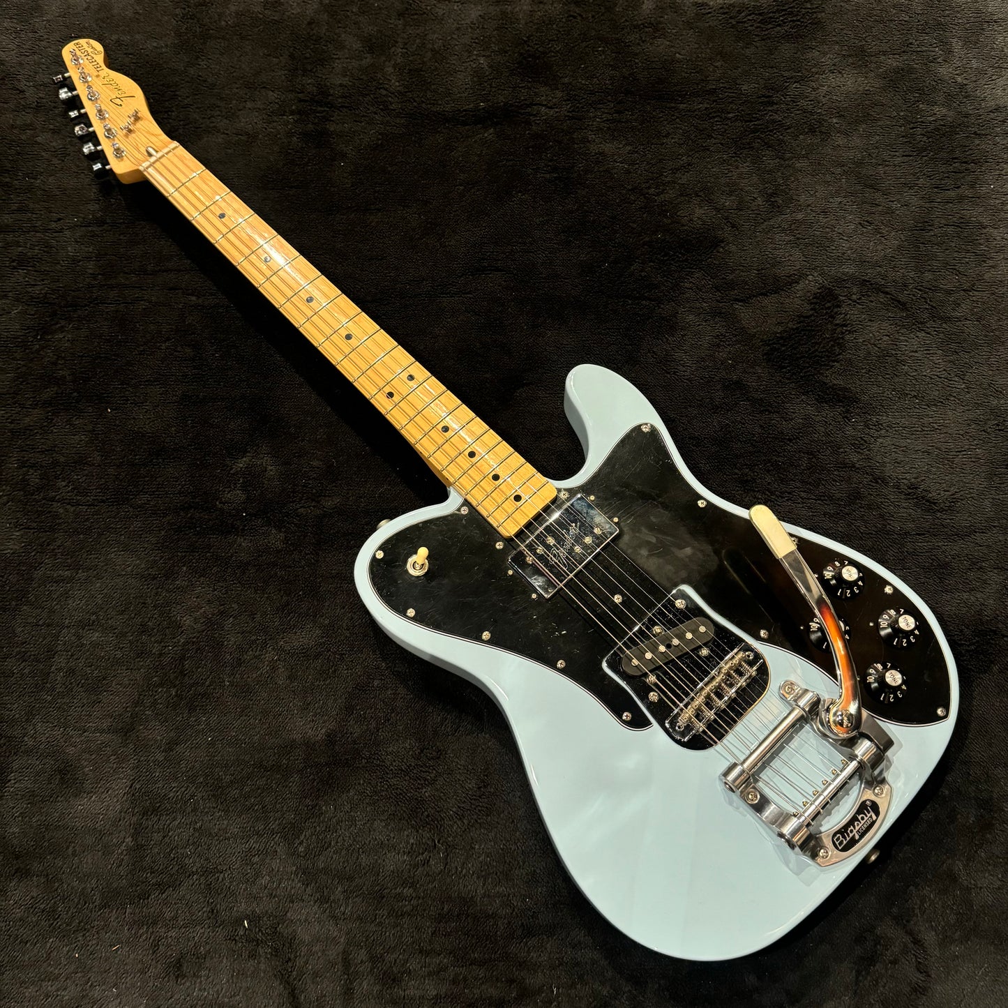 Fender Telecaster Classic Custom Bigsby in Sonic Blue