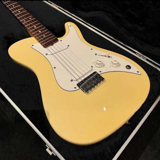 Fender Bullet Deluxe with rosewood fretboard -1981- ivory