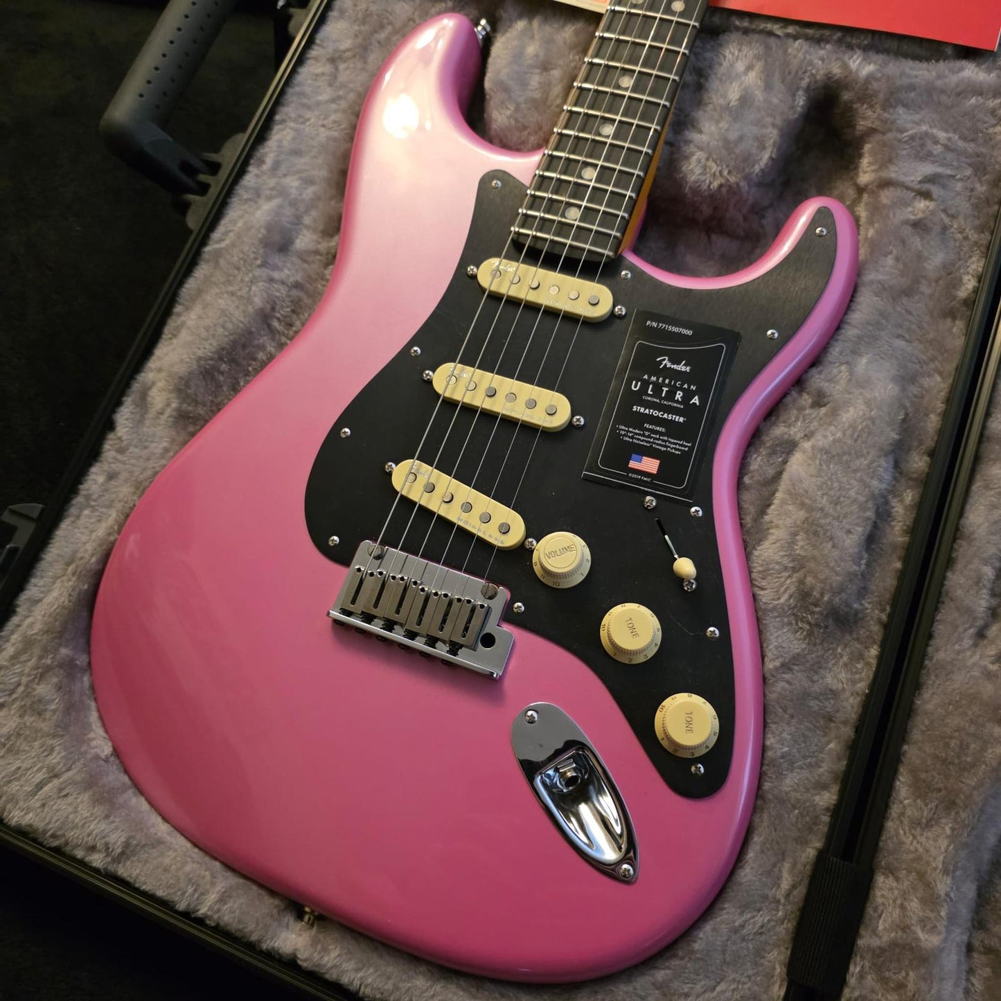 Fender USA Ultra Stratocaster 2023 - Bubble Gum Metallic