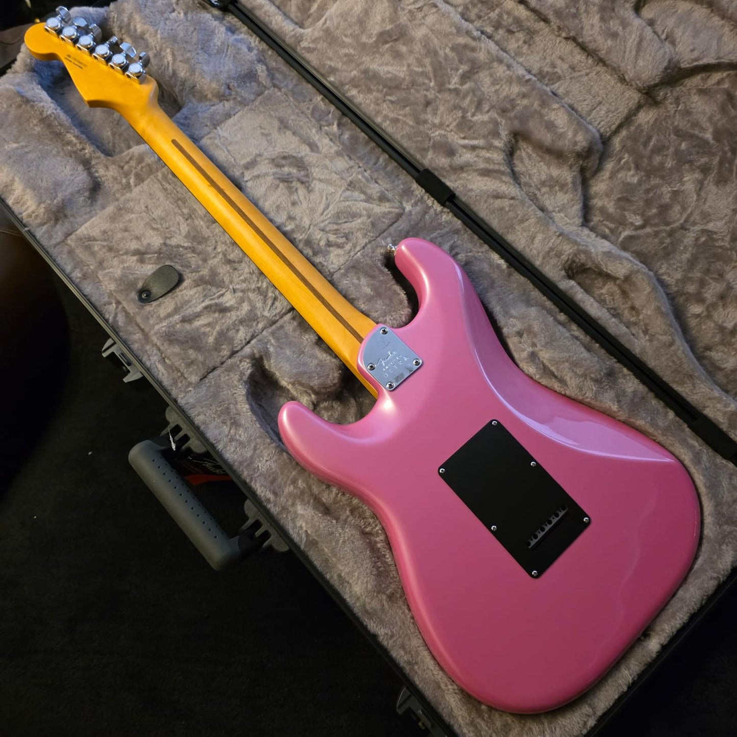 Fender USA Ultra Stratocaster 2023 - Bubble Gum Metallic