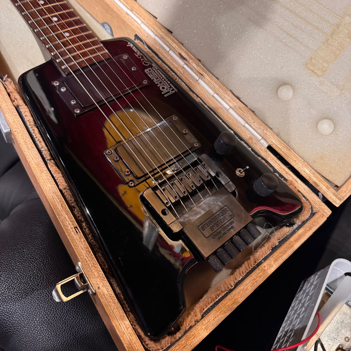 Hohner Professional Steinberger Licenced G2 Tremolo headless electric guitar
