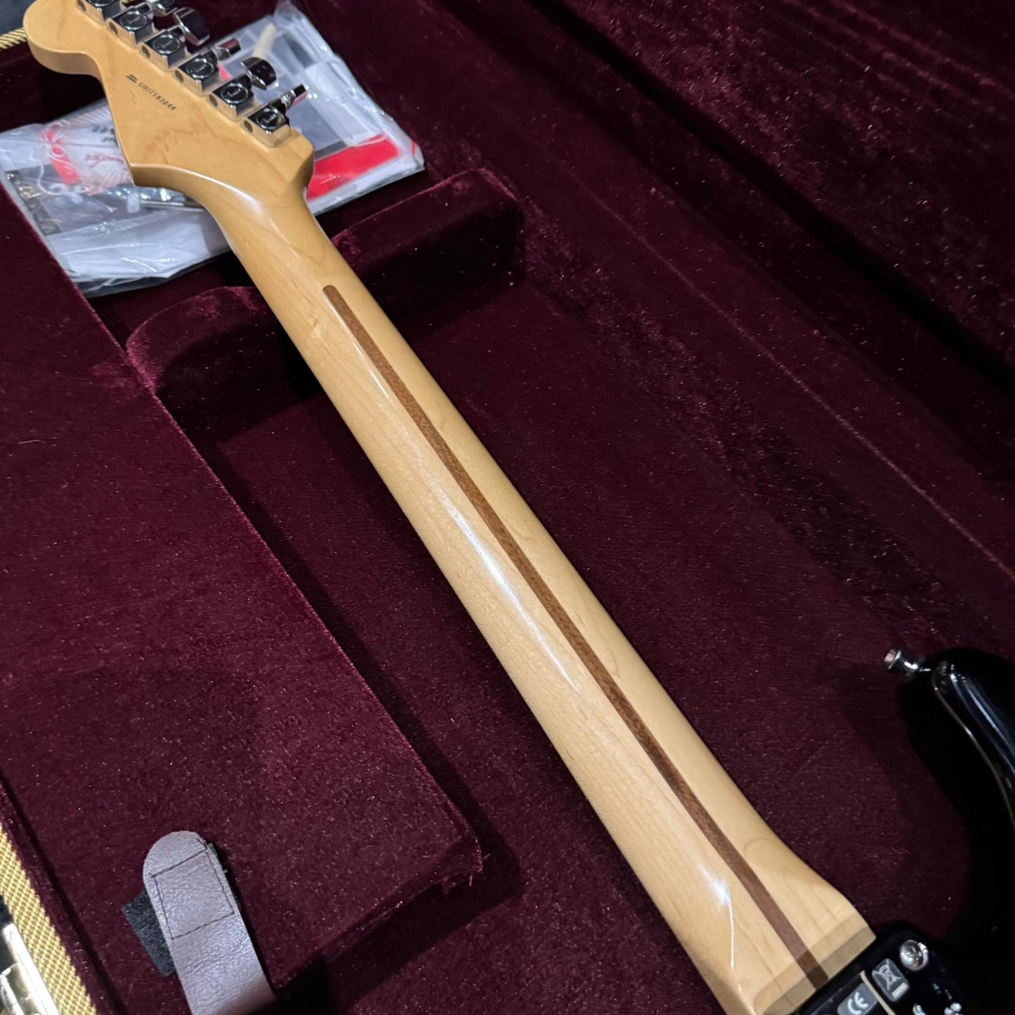 Fender American Standard Stratocaster with Maple Fretboard 2011 3-Color Sunburst