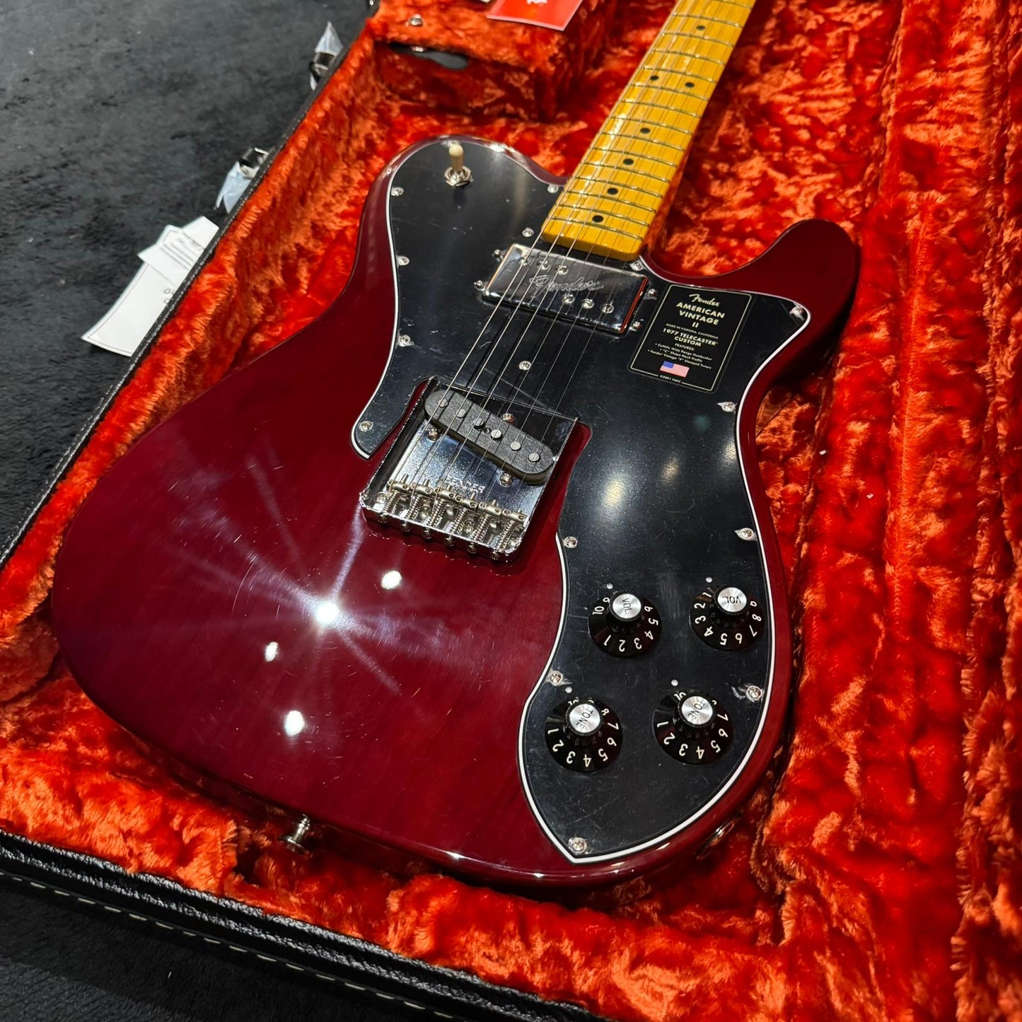 Fender American Vintage II '77 Telecaster Custom with Maple Fretboard 2022 Wine