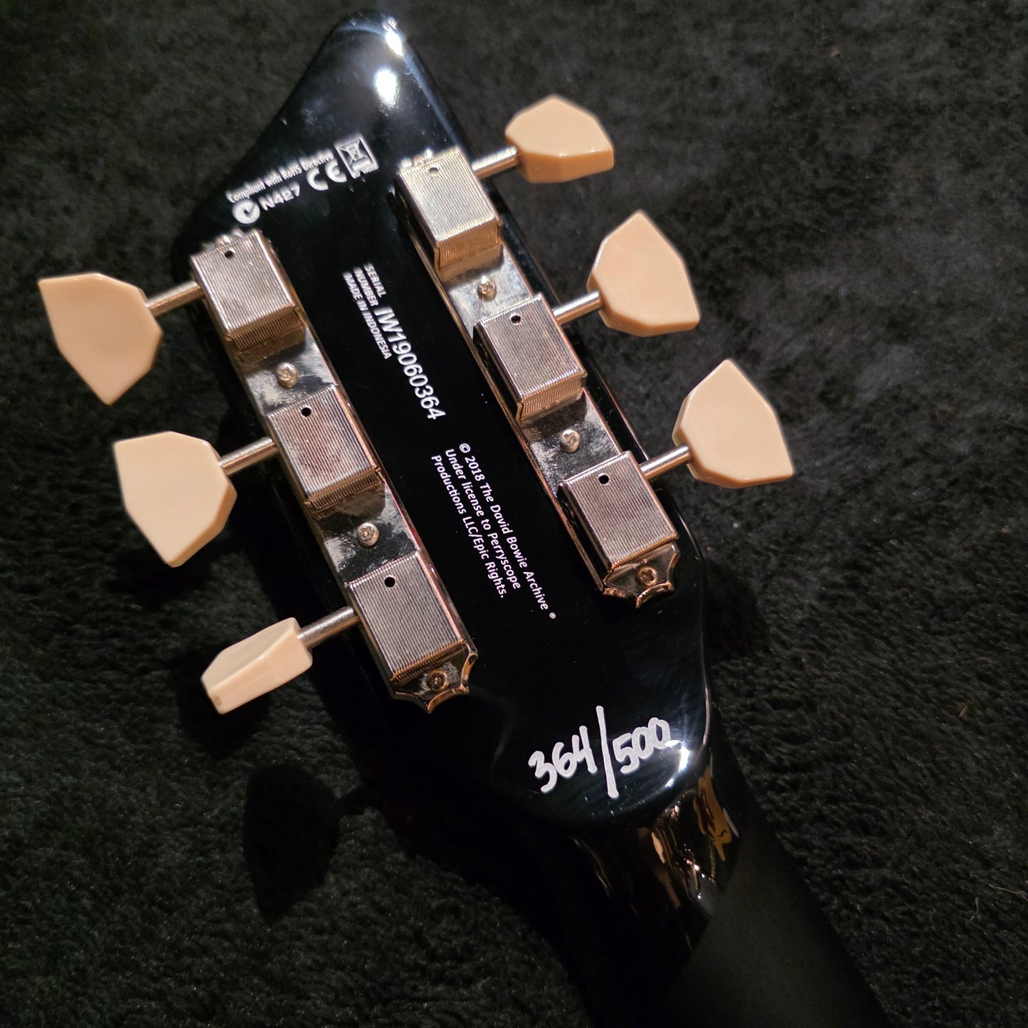 Supro 1224DBHT Limited Edition David Bowie 1961