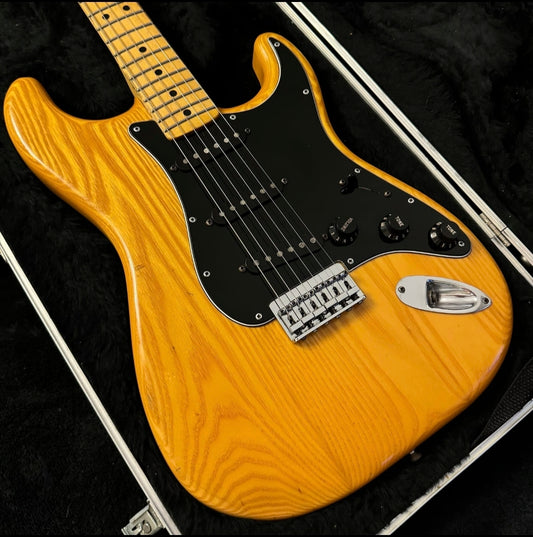 Fender Stratocaster Hard Tail with Maple Fretboard 1978