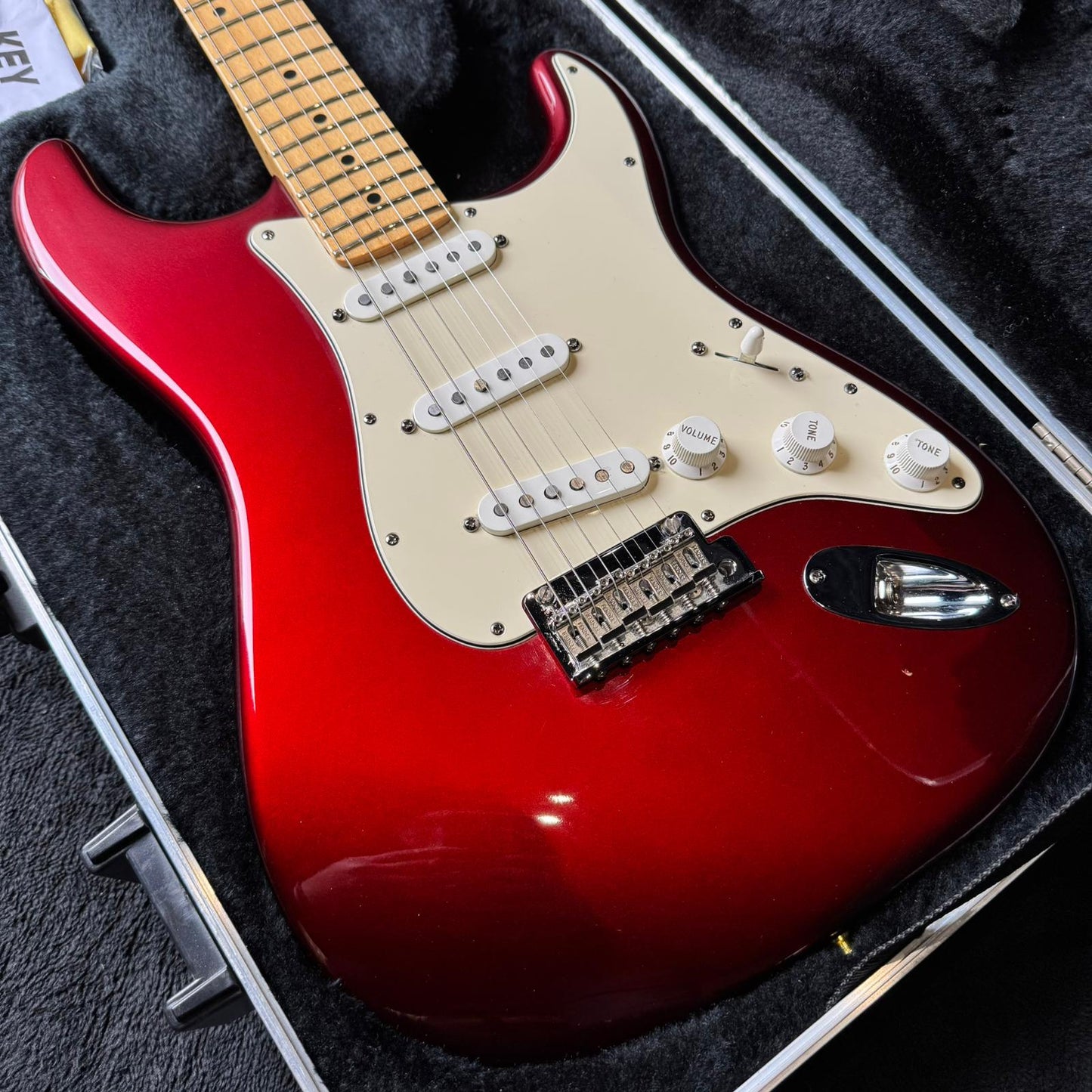 Fender American Series Stratocaster with Maple Fretboard 2008 - Candy Cola