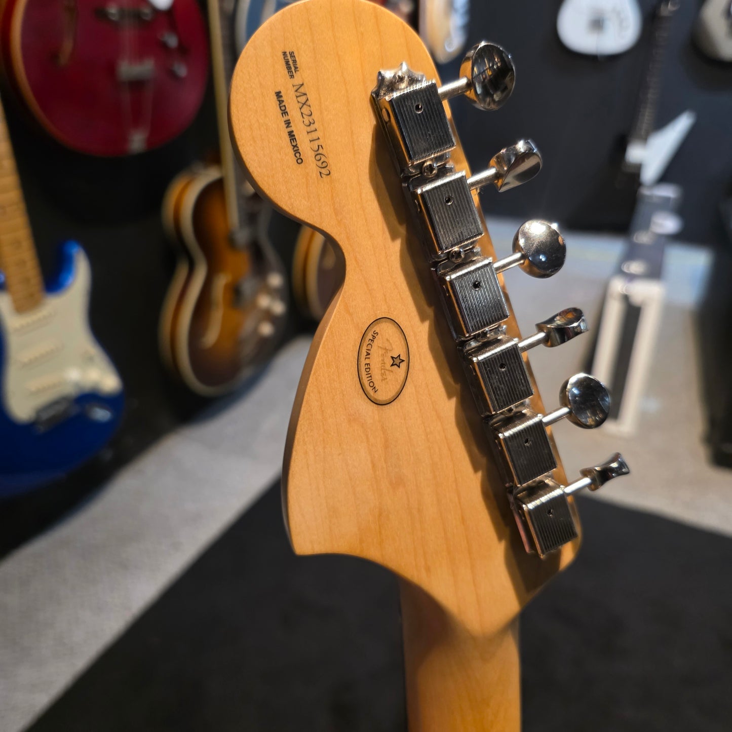 Fender Limited Edition Tom DeLonge Signature Stratocaster Graffiti Yellow