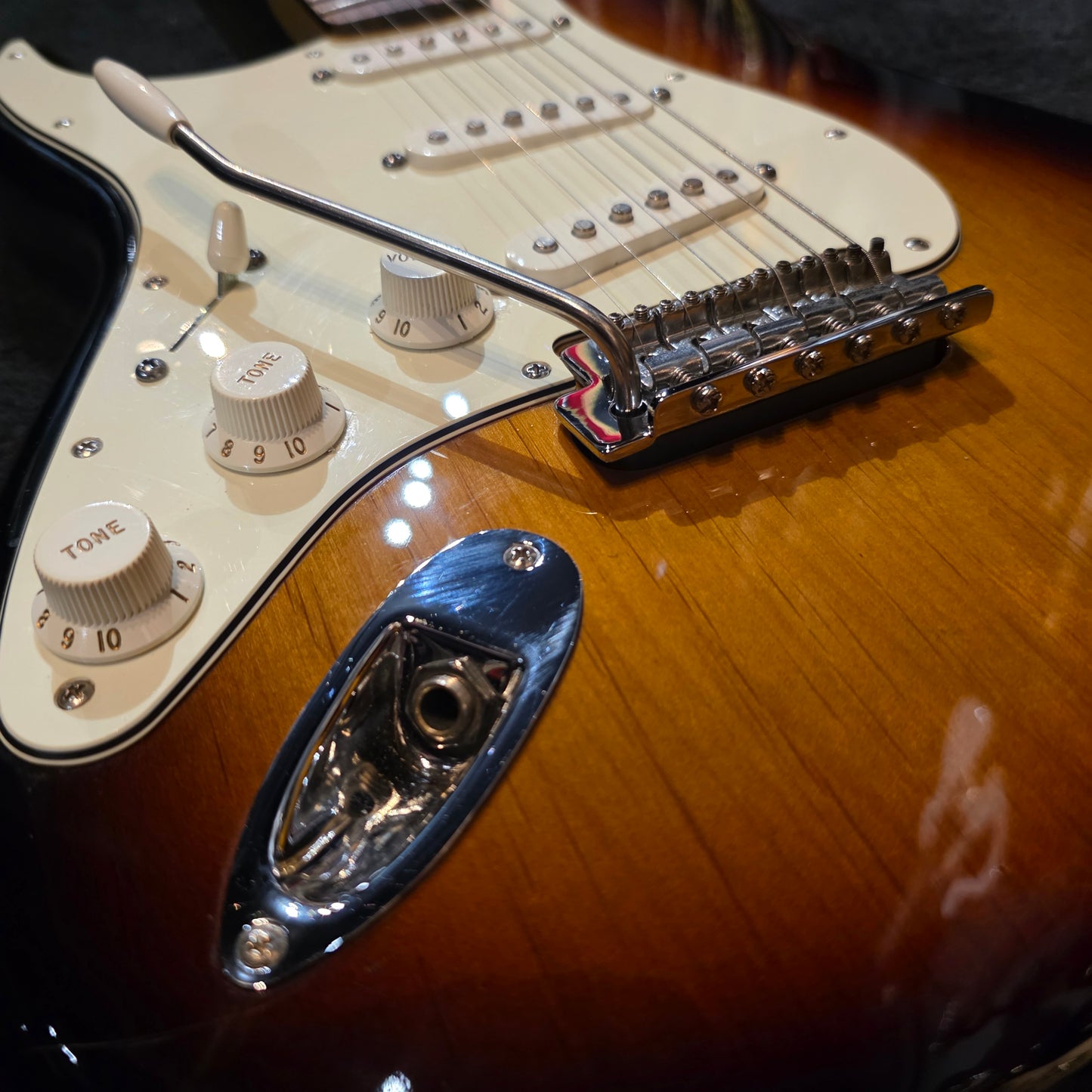 Fender Standard Stratocaster 2012- 3 tone sunburst - LEFT-HANDED