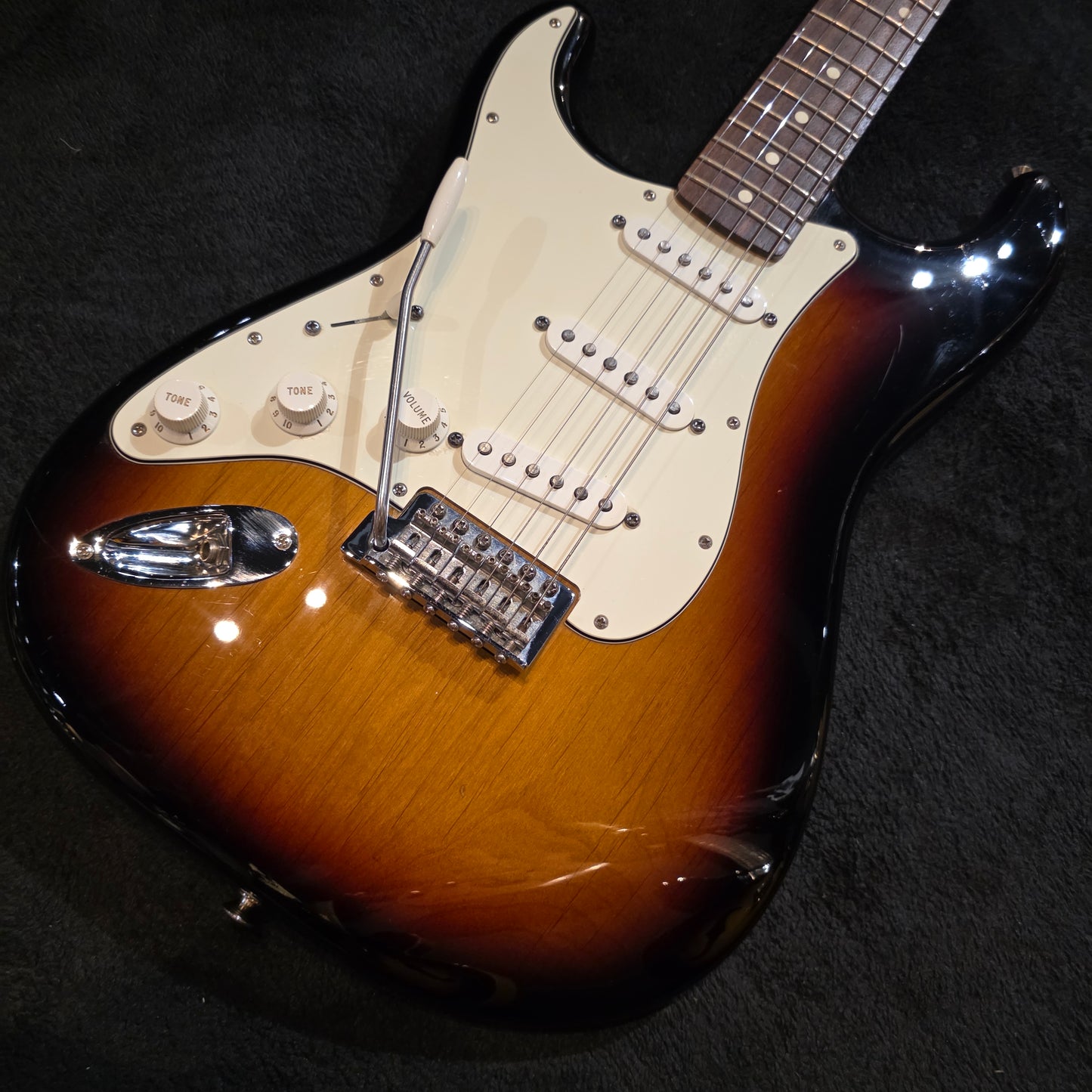Fender Standard Stratocaster 2012- 3 tone sunburst - LEFT-HANDED
