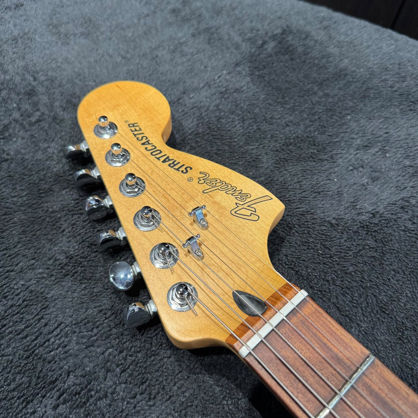 Fender Deluxe Roadhouse Strat 2018 - Mystic Iced Blue