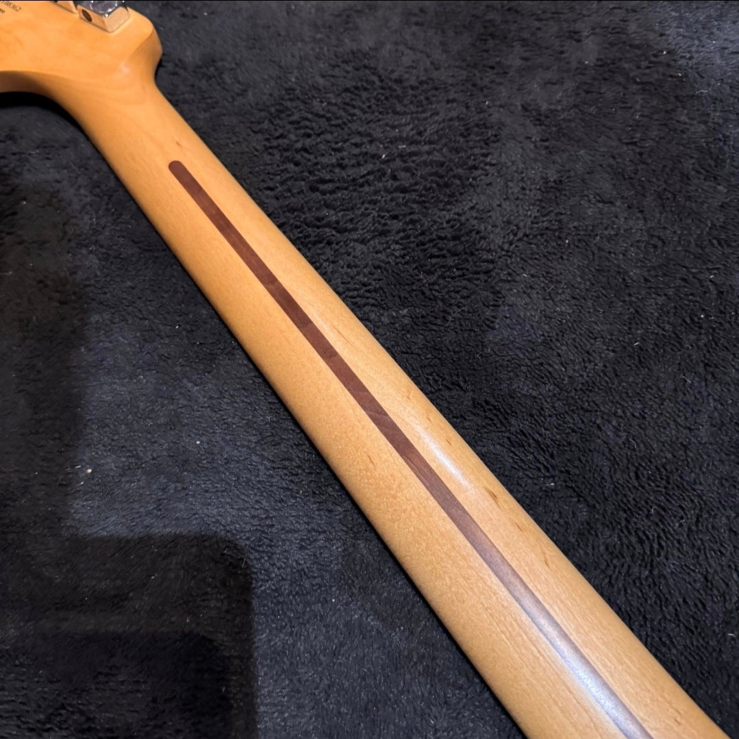 Fender Player Stratocaster with Maple Fretboard Buttercream