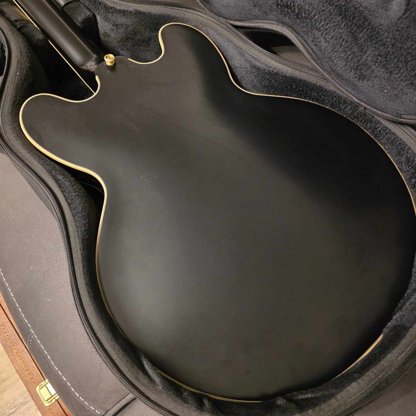 Epiphone Sheraton, Emily Wolf Signature in Stealth Black