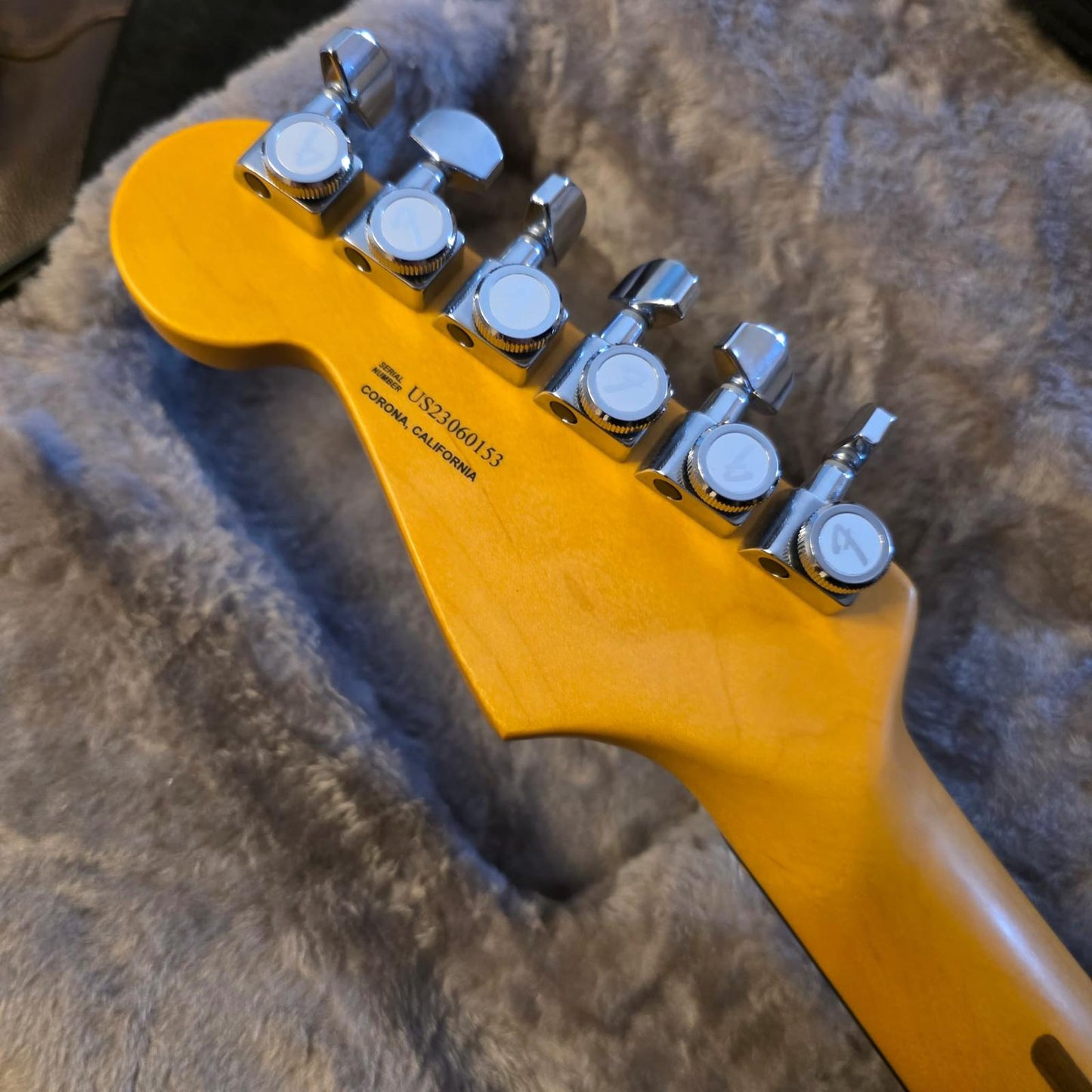 Fender USA Ultra Stratocaster 2023 - Bubble Gum Metallic