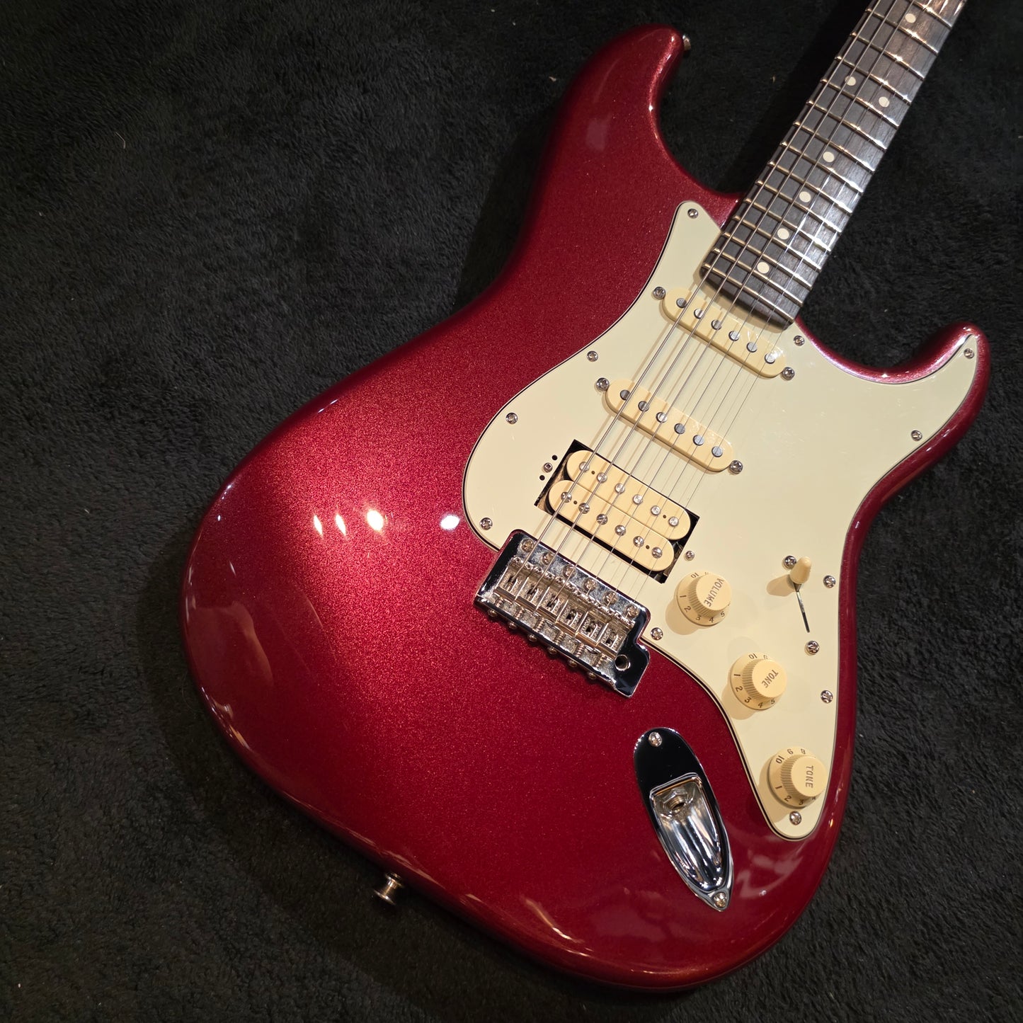 Fender American Performer Stratocaster HSS with Rosewood Fretboard Aubergine