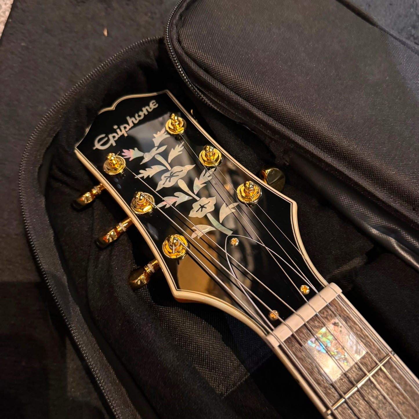 Epiphone Sheraton with Laurel Fretboard 2024 - Natural