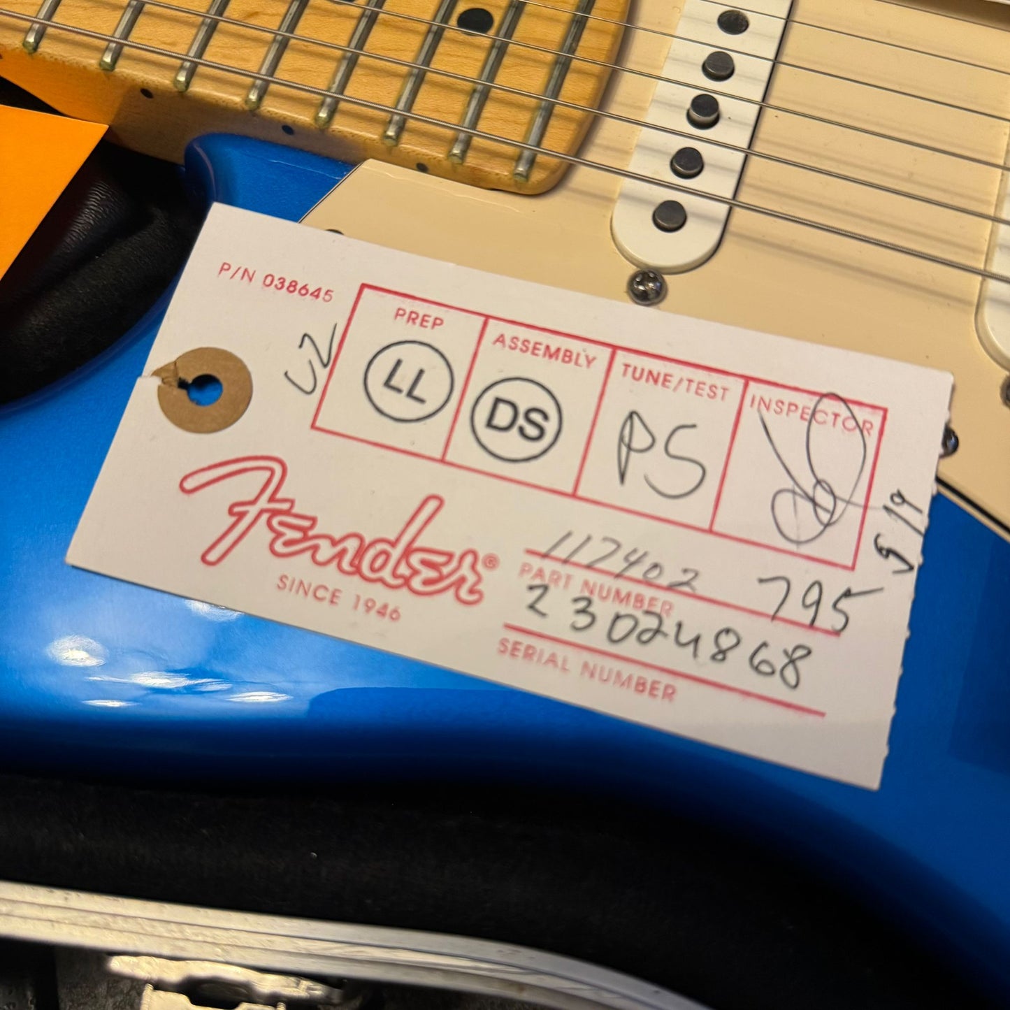 Fender American Series Stratocaster with Maple Fretboard 2003 - Chrome Blue