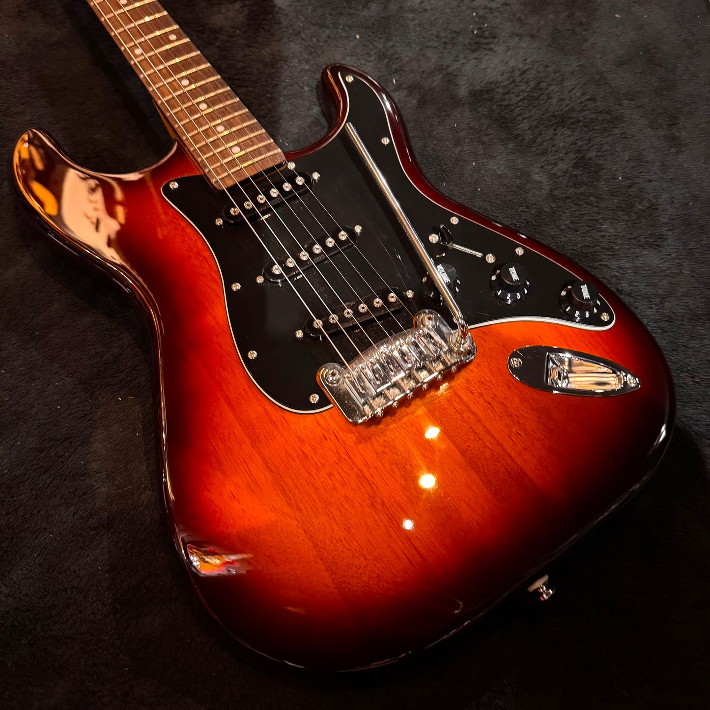 G&L Tribute Series S-500 with Rosewood Fretboard 2010 - 2017 - Tobacco Sunburst