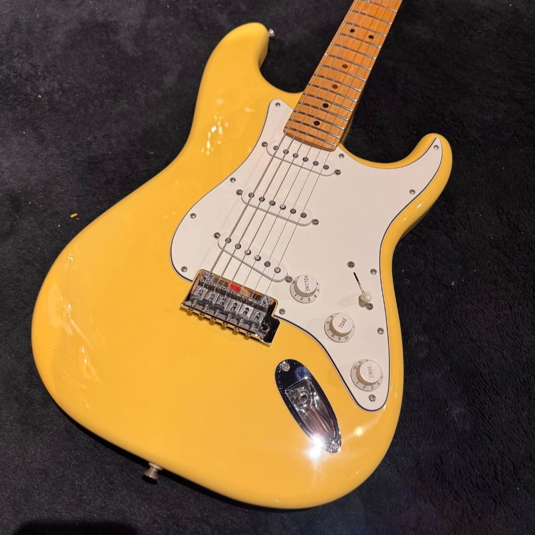 Fender Player Stratocaster with Maple Fretboard Buttercream
