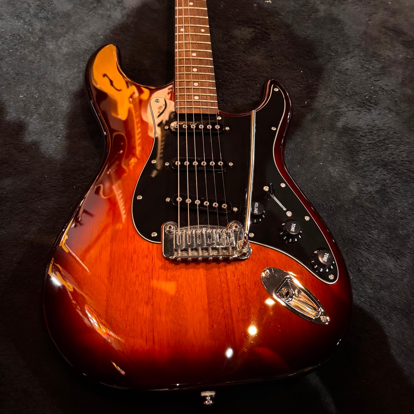 G&L Tribute Series S-500 with Rosewood Fretboard 2010 - 2017 - Tobacco Sunburst