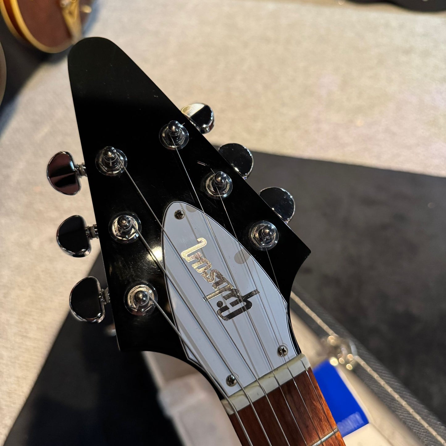 Gibson Flying V T 2014 with dirty finger pickups